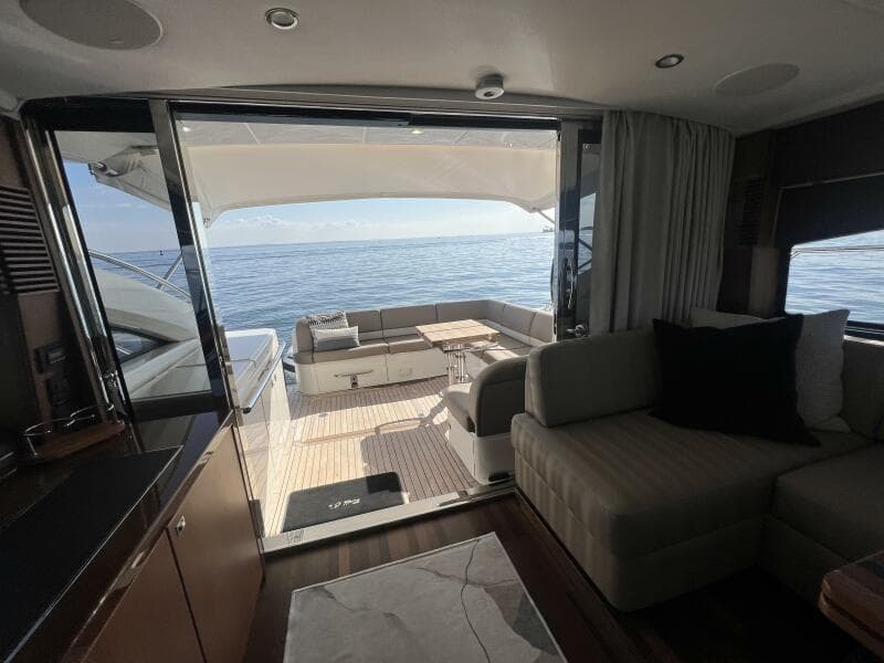 2015 Princess V52