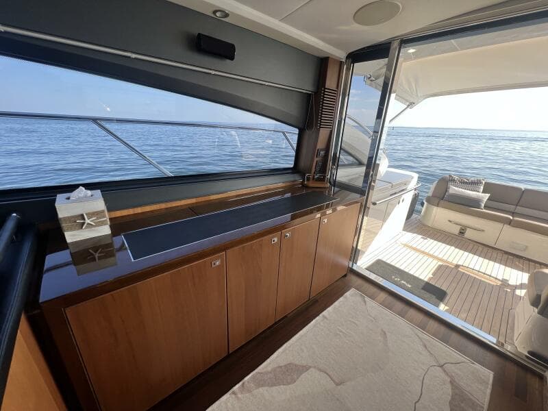 2015 Princess V52