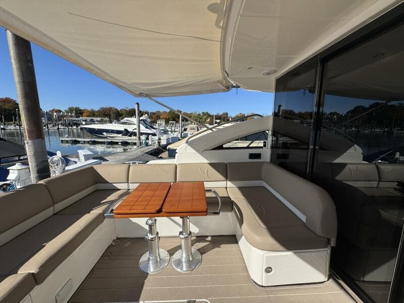 2015 Princess V52