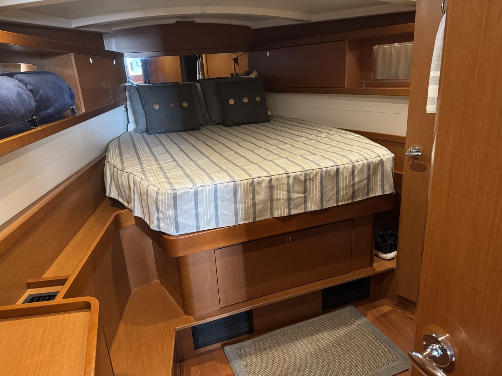 2017 Beneteau Oceanis 45