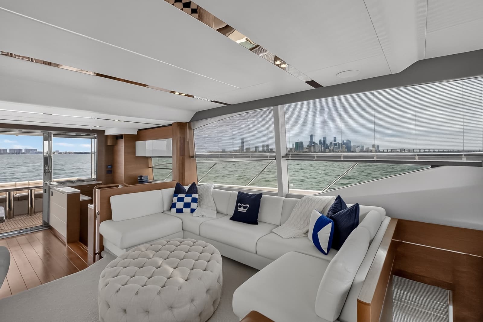 2021 Princess F70