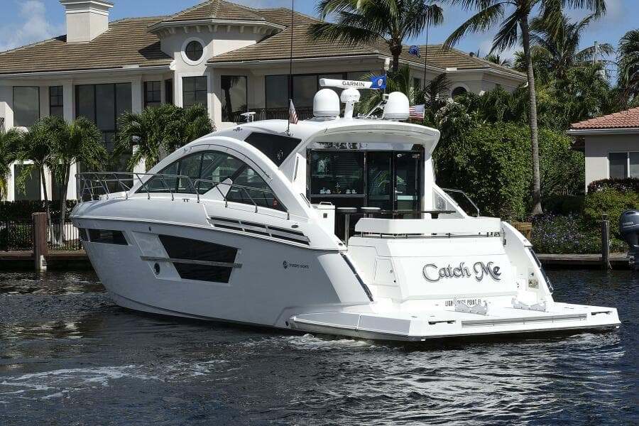 2019 Cruisers Yachts 54 Cantius
