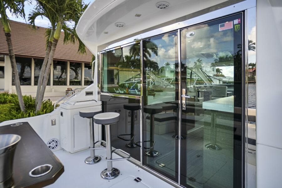 2019 Cruisers Yachts 54 Cantius