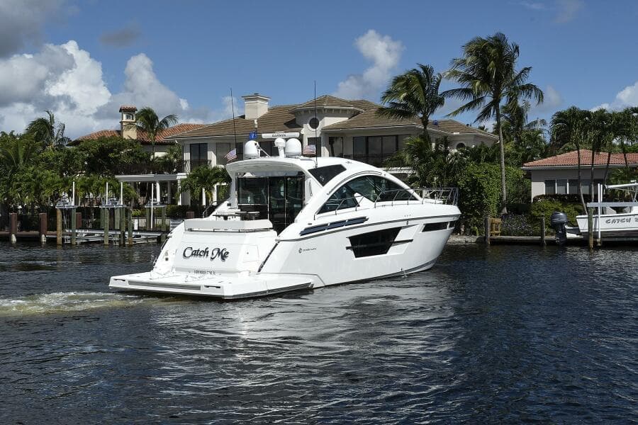 2019 Cruisers Yachts 54 Cantius