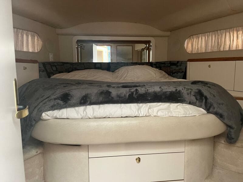 1997 Sea Ray 420 Aft Cabin