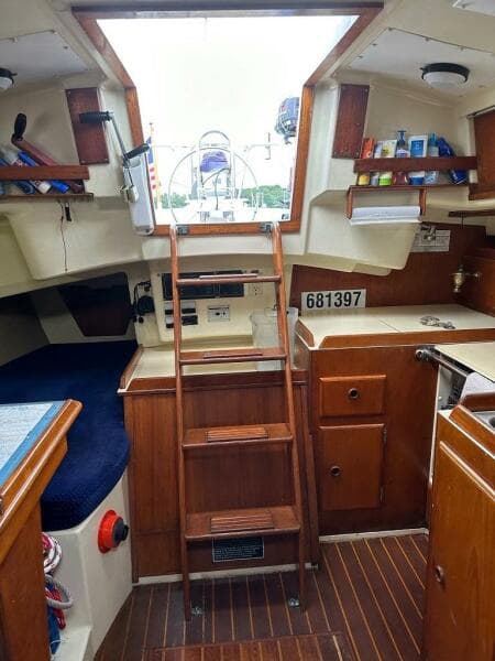 1985 Pearson Sloop
