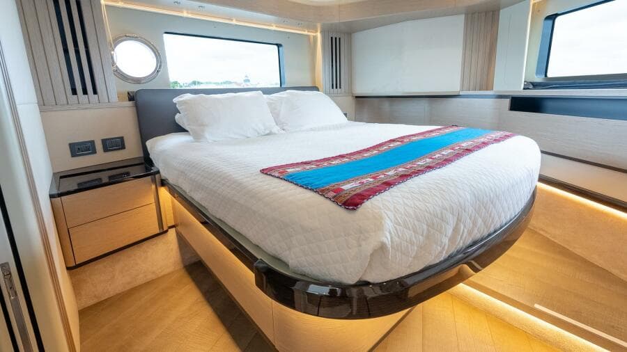 2023 Absolute Navetta 52
