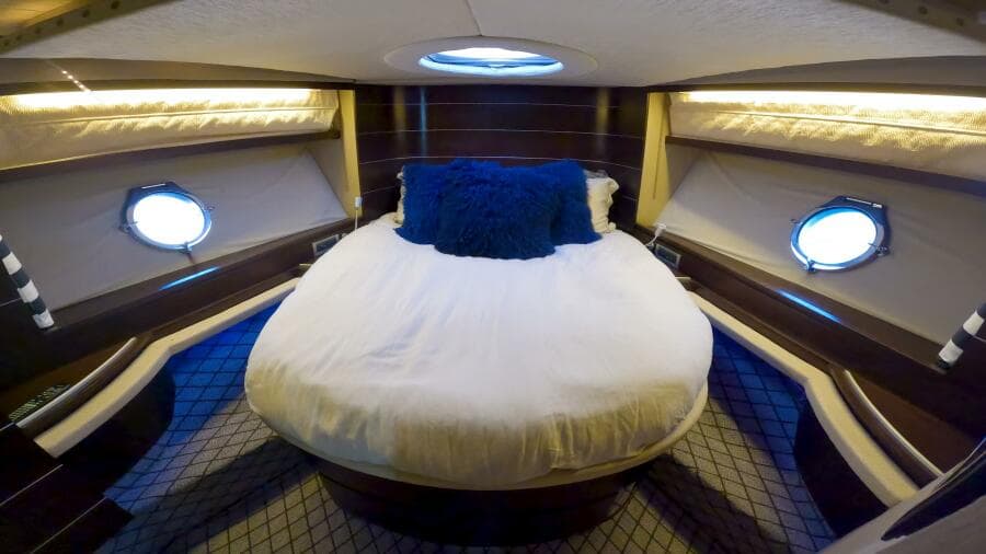 2011 Azimut 68S