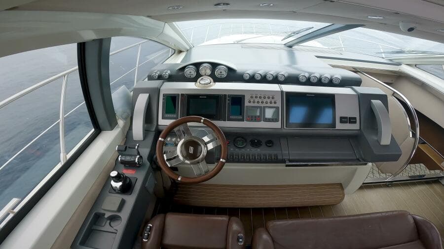 2011 Azimut 68S