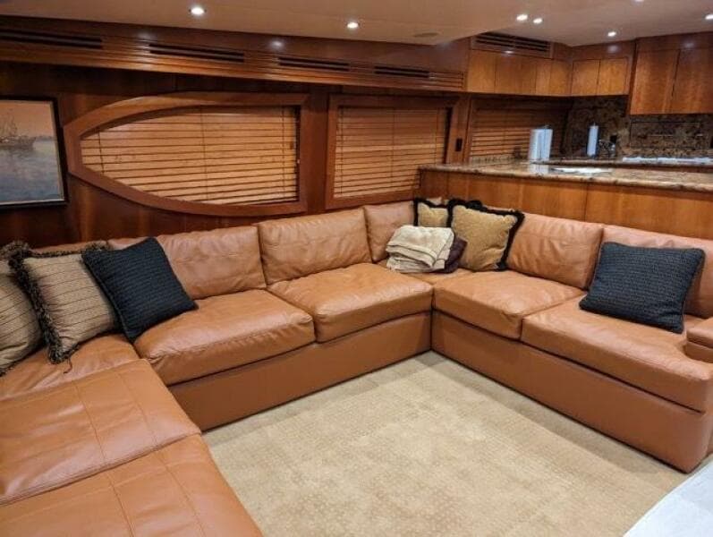2005 Hatteras 68 Convertible