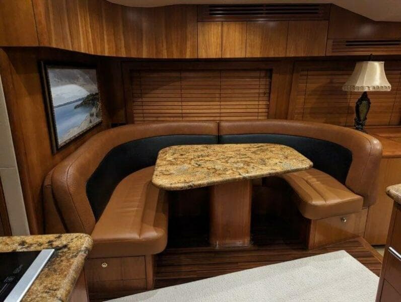 2005 Hatteras 68 Convertible