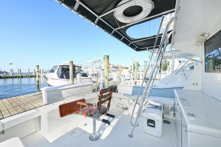 2000 Torres 48 Enclosed Bridge