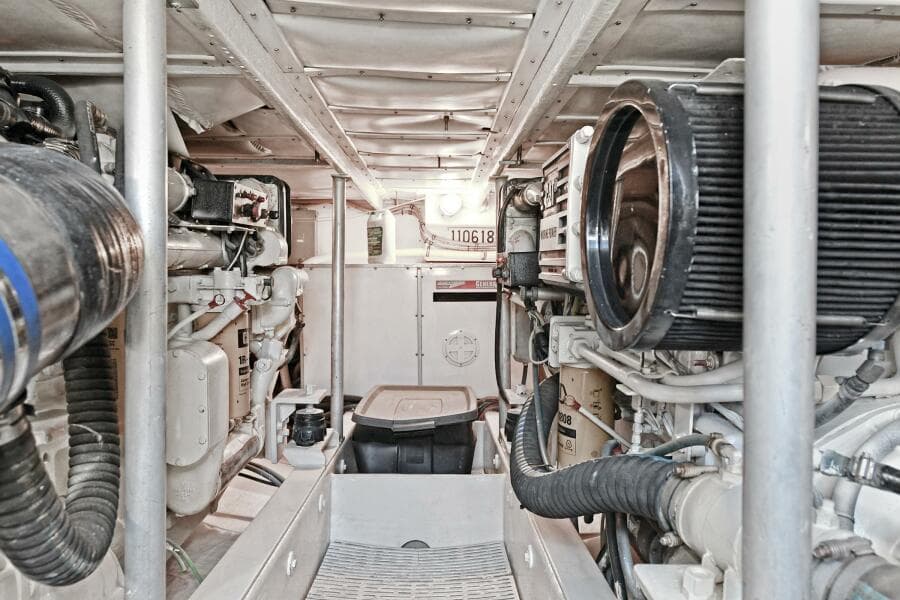 2000 Torres 48 Enclosed Bridge
