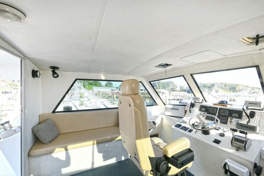 2000 Torres 48 Enclosed Bridge
