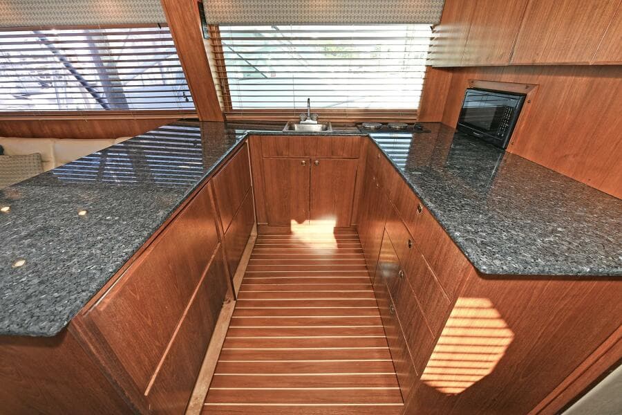 2000 Torres 48 Enclosed Bridge