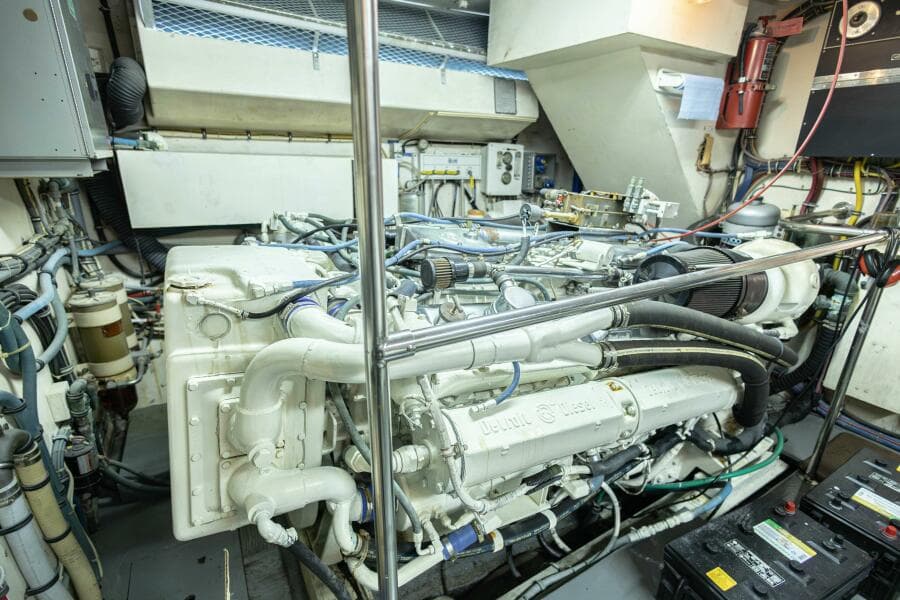 1989 Hatteras Cockpit Motor Yacht