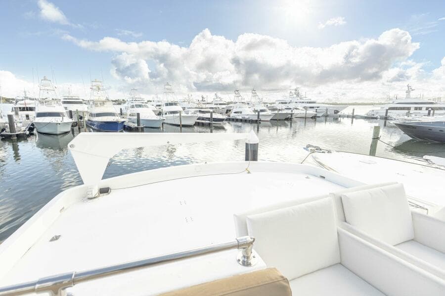 1989 Hatteras Cockpit Motor Yacht