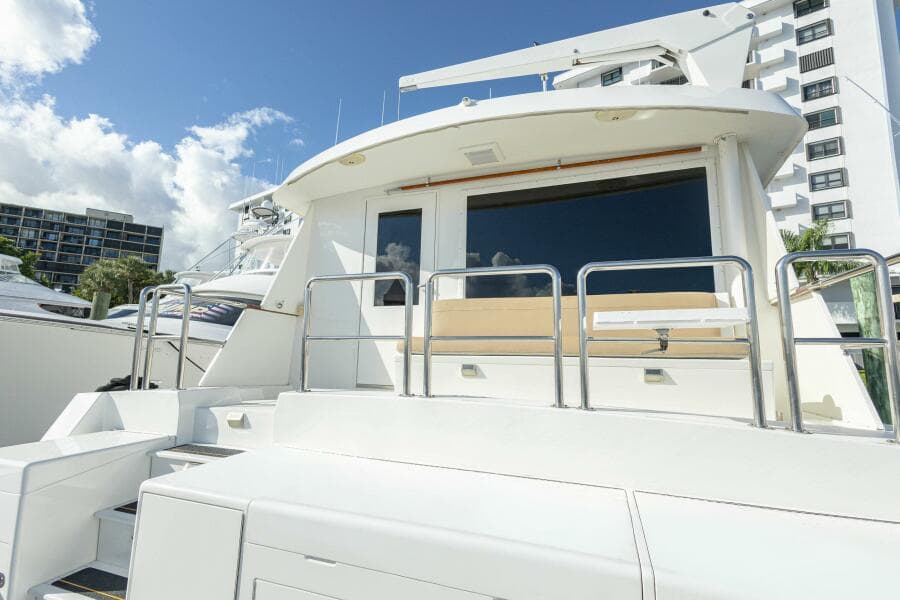 1989 Hatteras Cockpit Motor Yacht