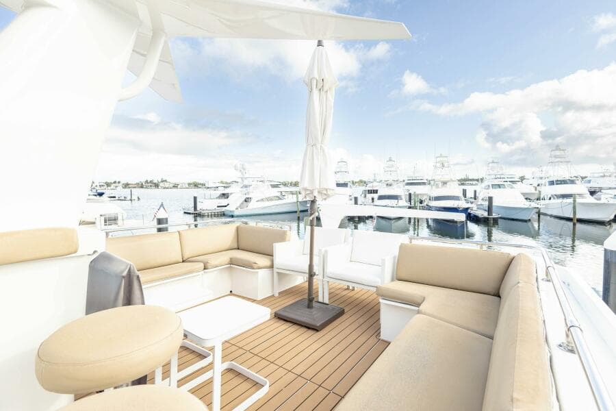 1989 Hatteras Cockpit Motor Yacht