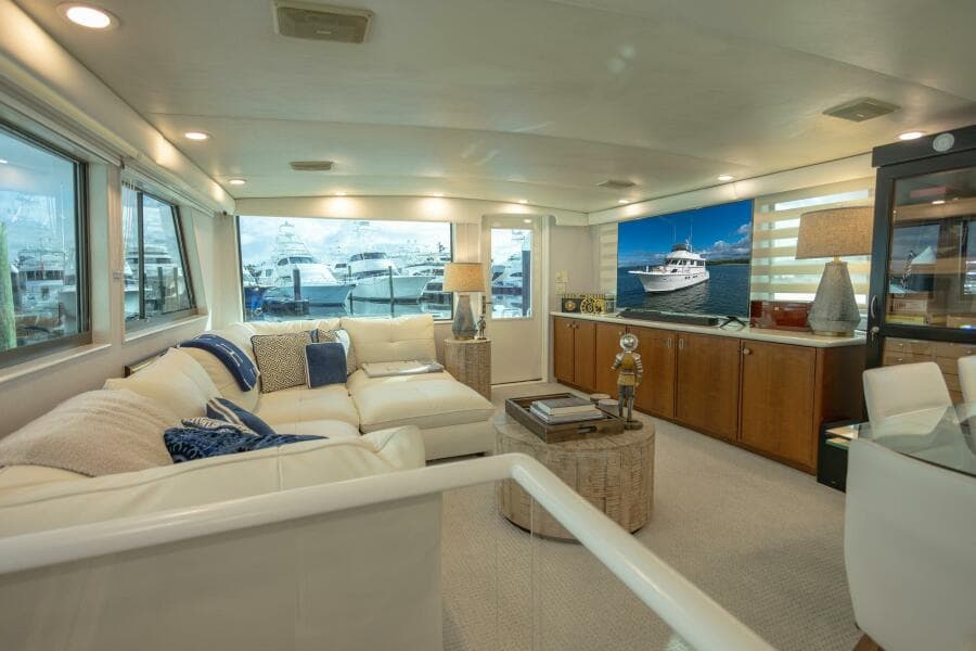 1989 Hatteras Cockpit Motor Yacht