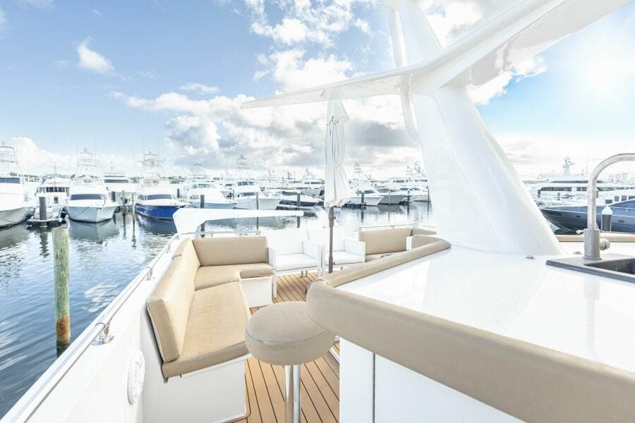 1989 Hatteras Cockpit Motor Yacht
