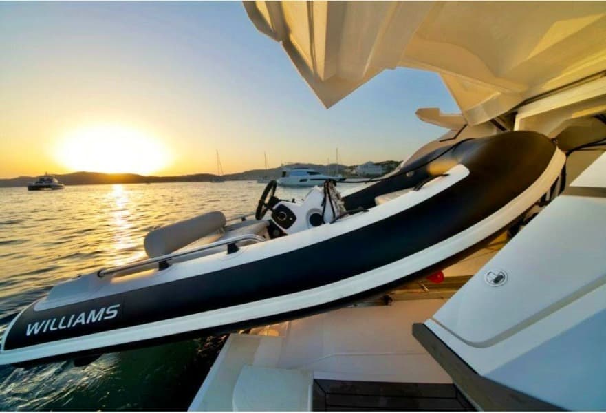 2019 Fairline 