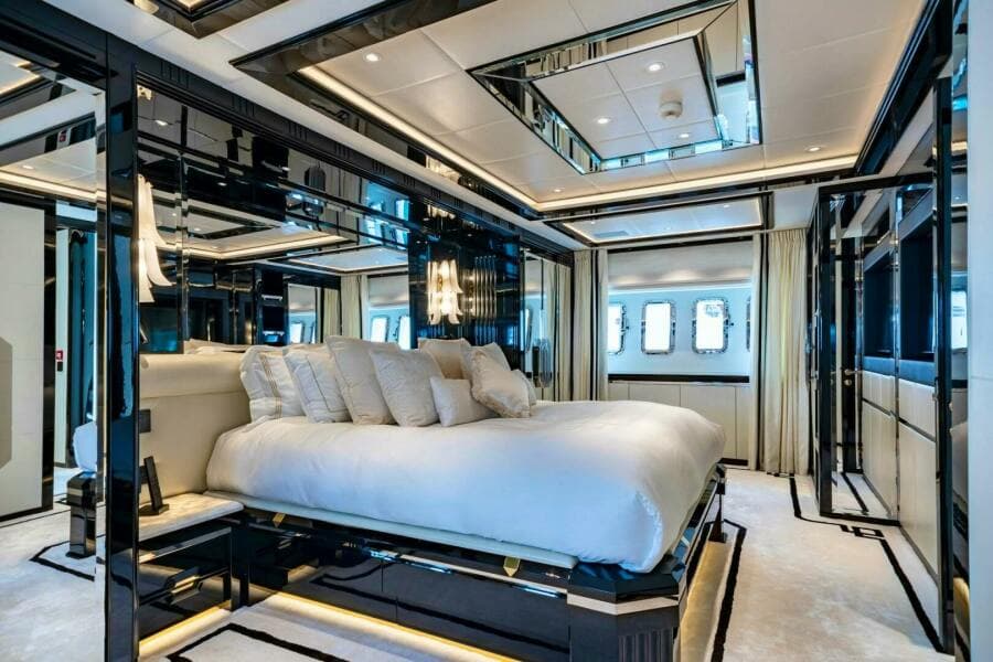 2013 Overmarine Mangusta 108