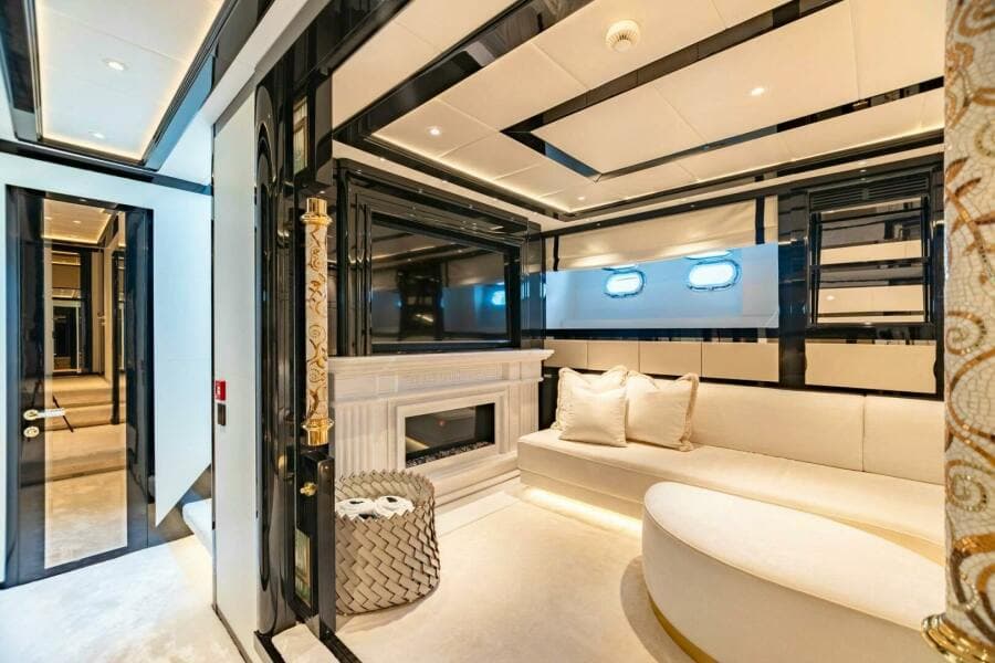 2013 Overmarine Mangusta 108