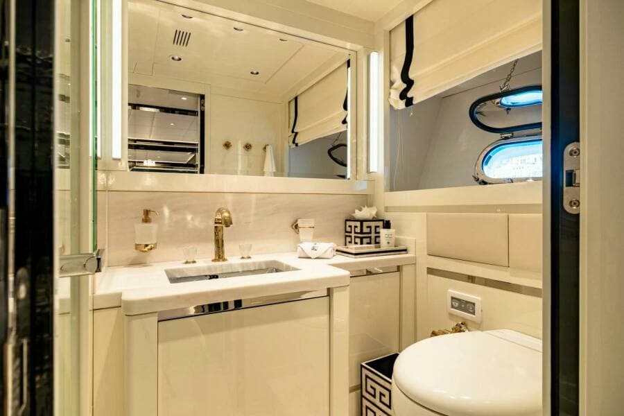 2013 Overmarine Mangusta 108