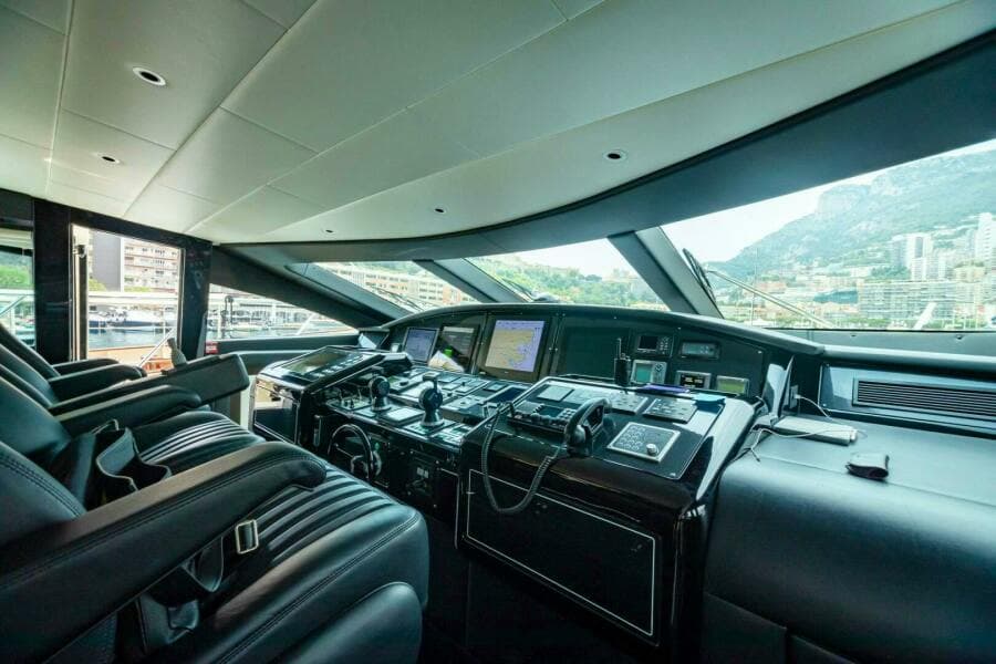 2013 Overmarine Mangusta 108