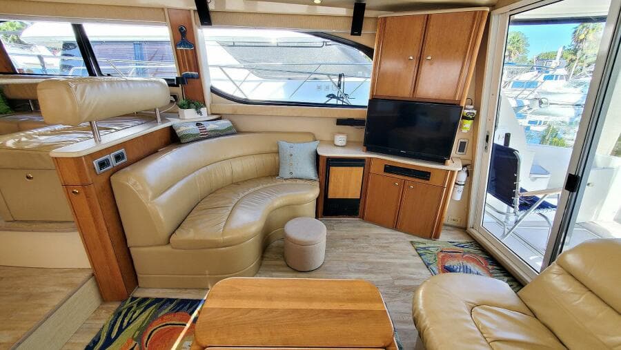 Salon Starboard