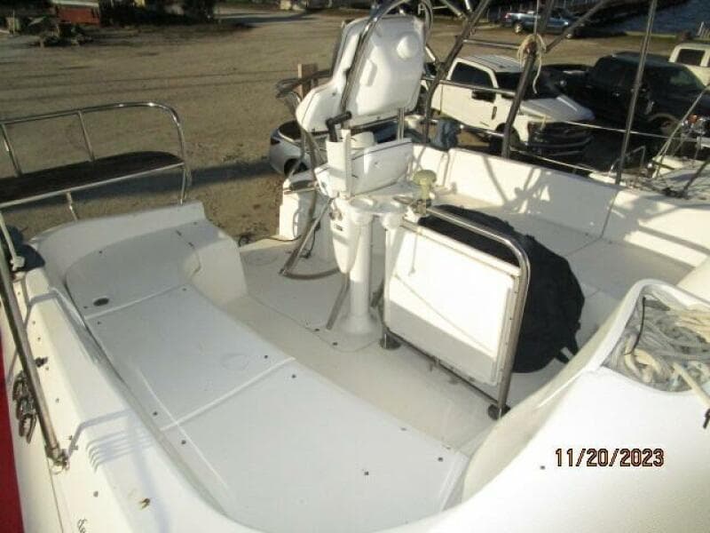 41' Hunter cockpit aft1