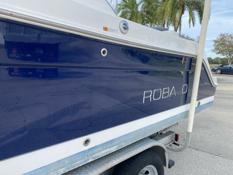 2011 Robalo 