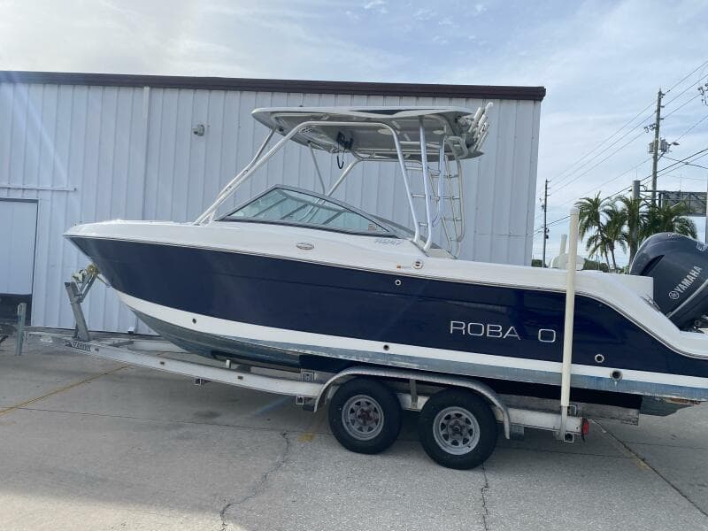 2011 Robalo 