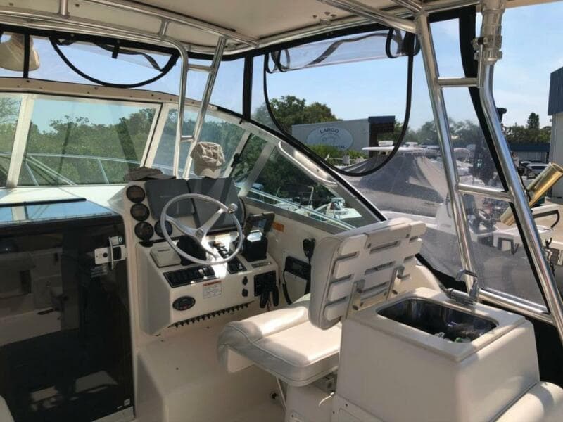 2004 Pursuit 3070 Offshore Express