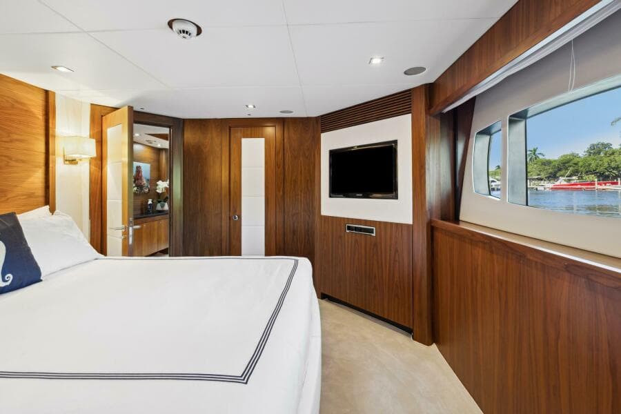 2011 Sunseeker 34M