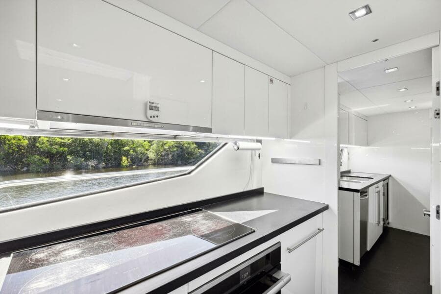 2011 Sunseeker 34M
