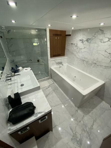 2011 Sunseeker 34M