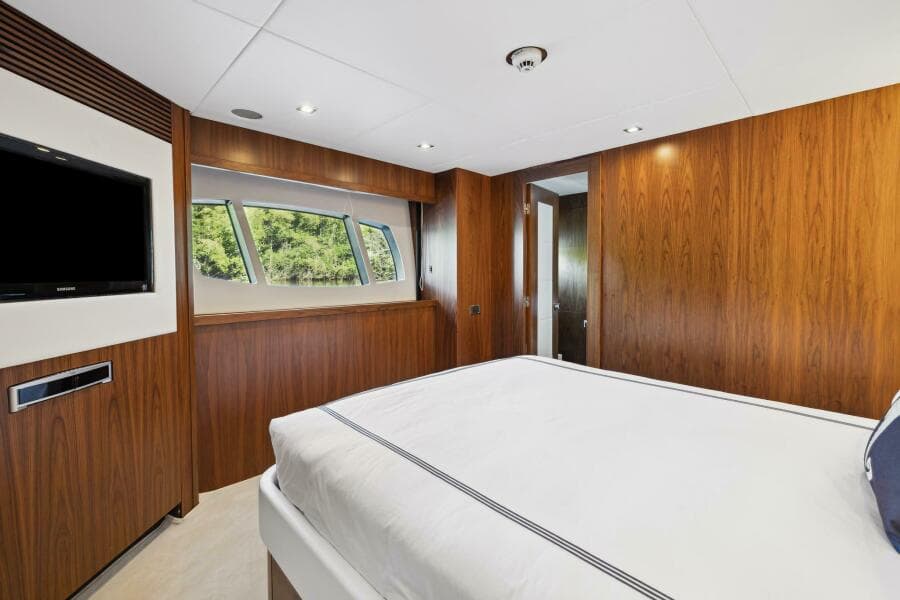 2011 Sunseeker 34M