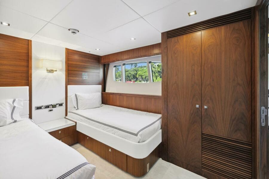 2011 Sunseeker 34M