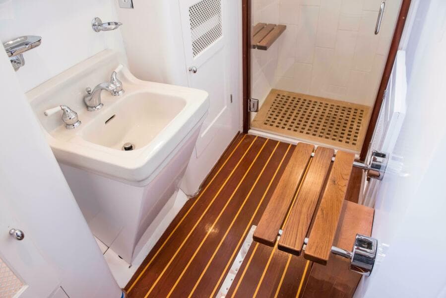 1947 Trumpy Raised Pilot House