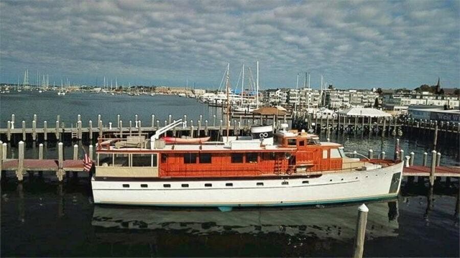 1947 Trumpy Raised Pilot House
