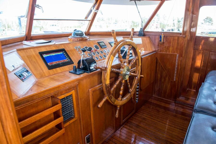 1947 Trumpy Raised Pilot House