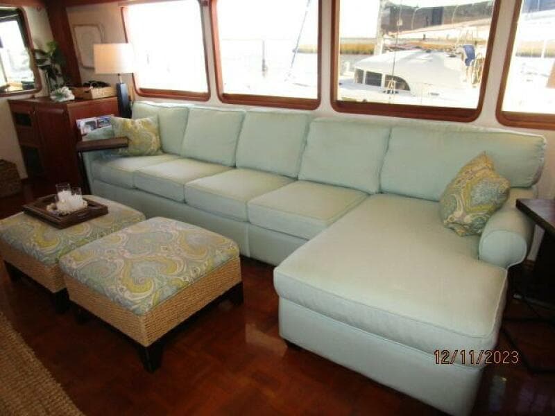 72' DeFever salon port seating