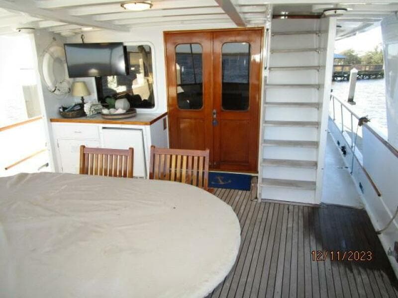 72' DeFever aftdeck forward