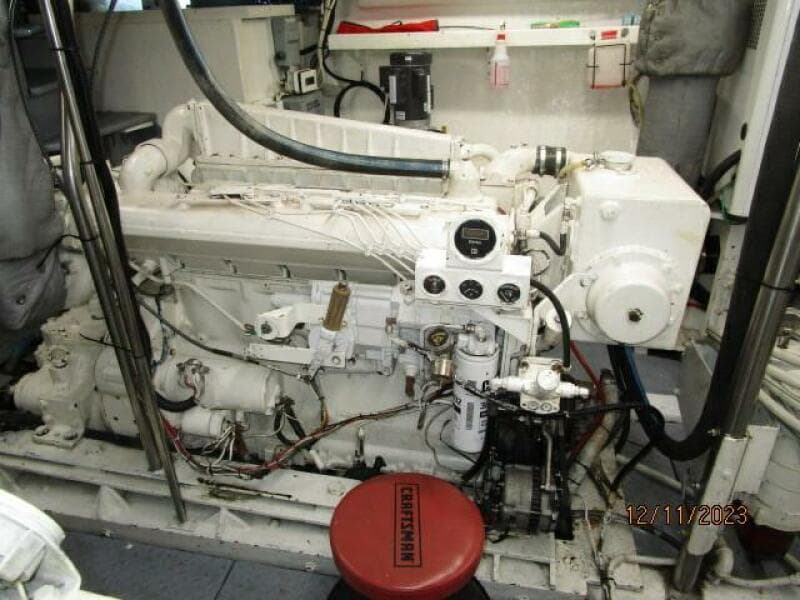 72' DeFever starboard main engine