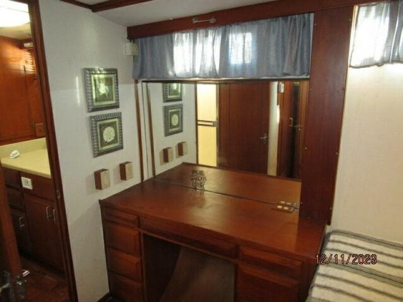 72' DeFever port aft guest stateroom desk