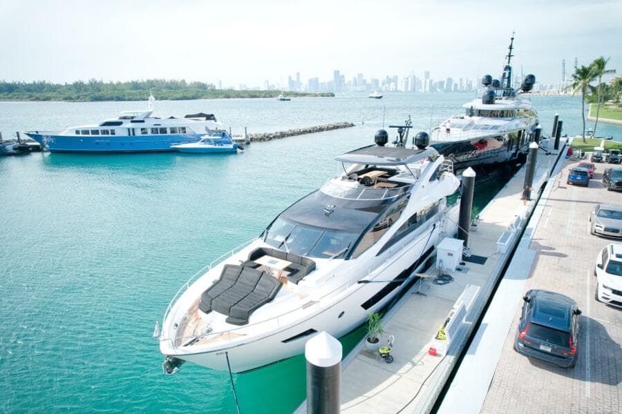 2018 Sunseeker 86 Yacht