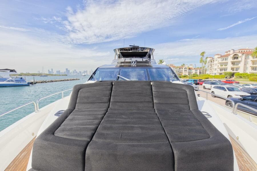 2018 Sunseeker 86 Yacht