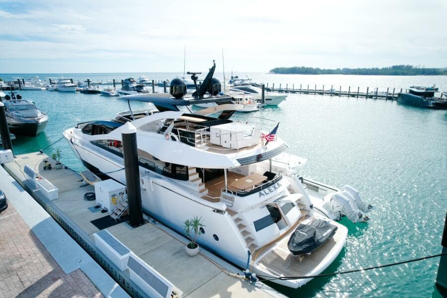 2018 Sunseeker 86 Yacht
